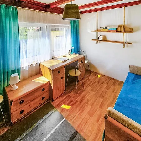 5 Bedroom Cozy In Rowy בית נופש